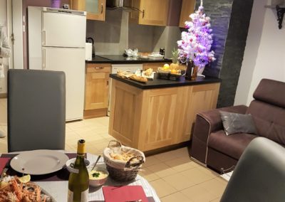 Table et déco de fêtes pour les vacances au gîte l'atelier du bord de mer Saint gilles croix de vie
